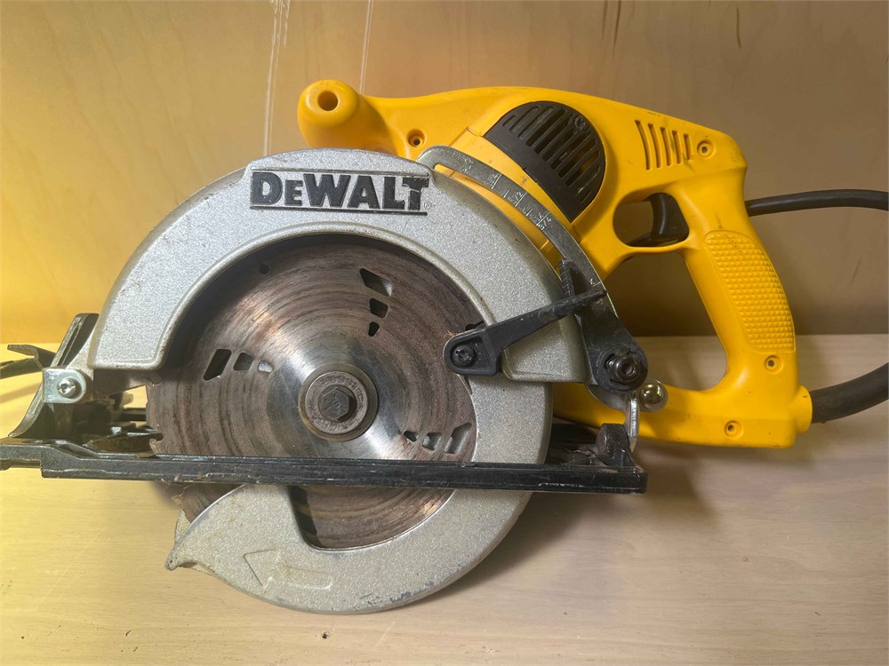 DeWalt "DW378G" Circular Saw