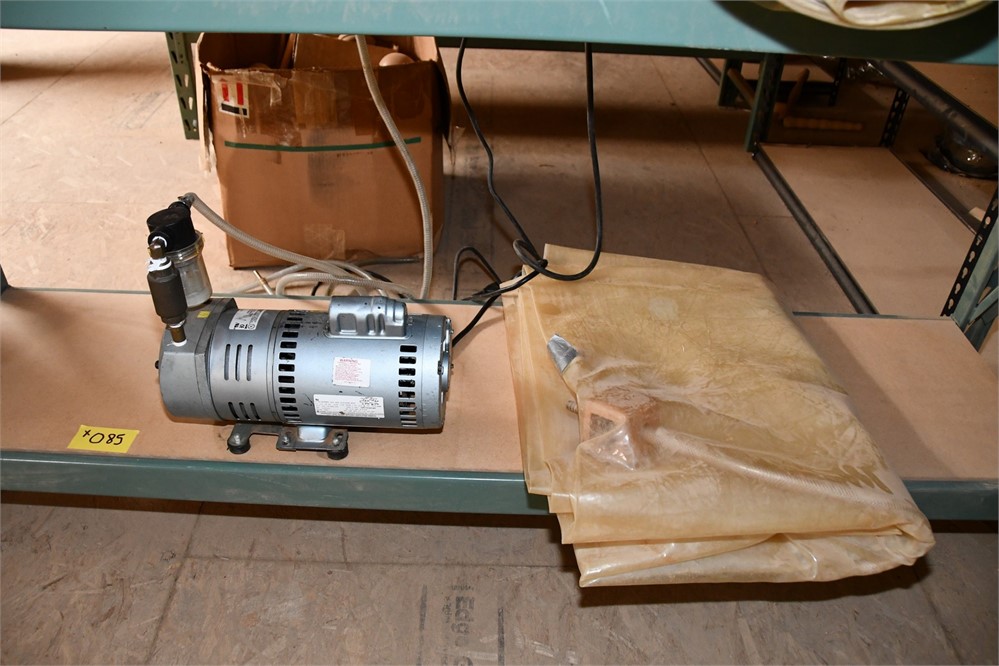 Gast "1023-101Q" Vacuum Pump & Bag