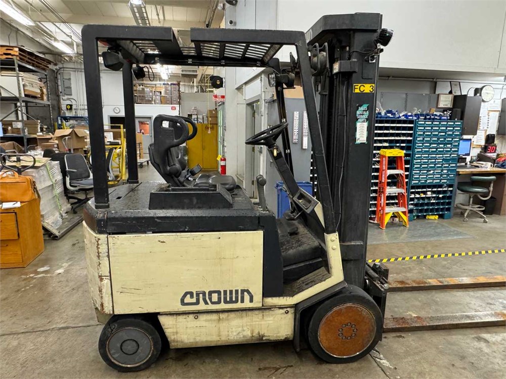 Crown "FC" Electric Forklift