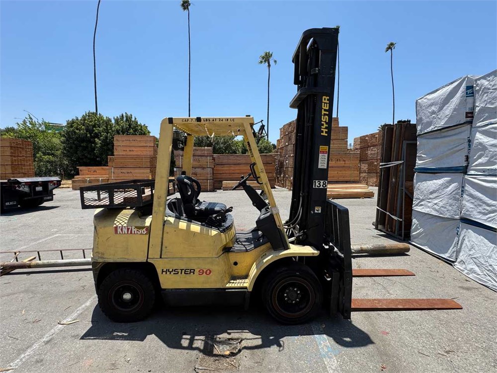 Hyster "H90XMS" Forklift (DOES NOT RUN)