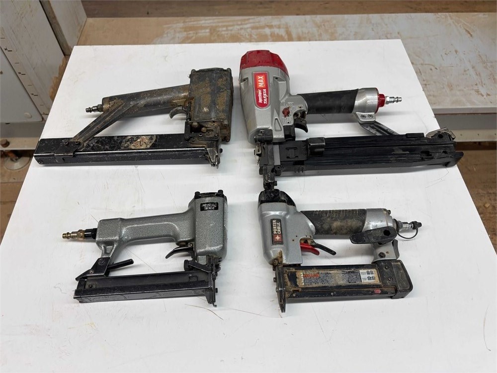 Pneumatic Nailer Set