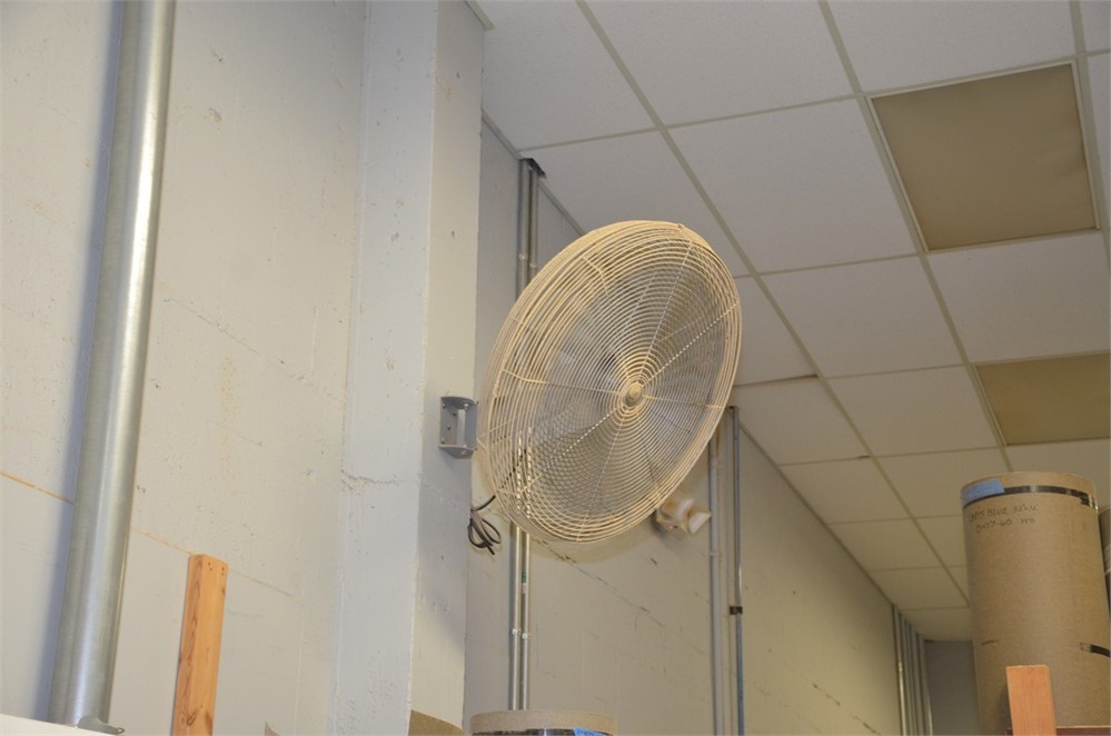 Non-Oscillaing Wall Fan