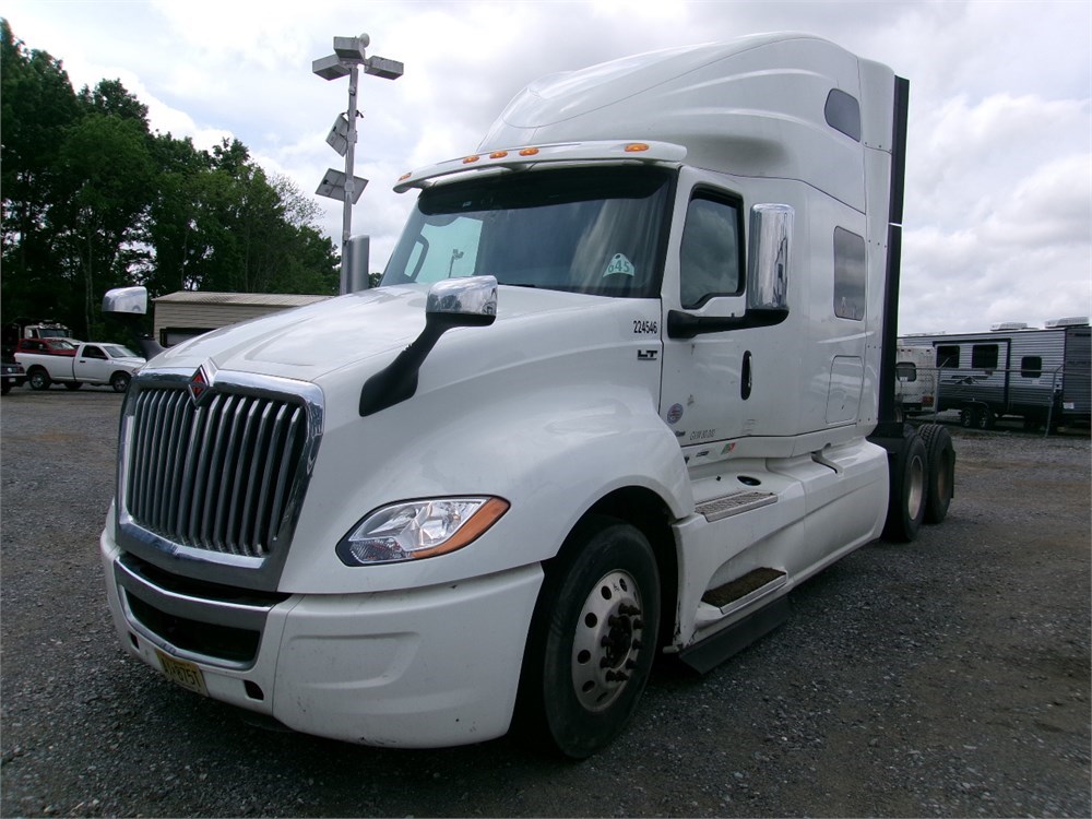 International "LT625" Sleeper Cab (2022)