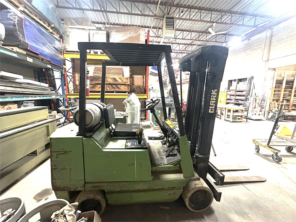 Clark "GCS 30" 4000 lb Capacity Forklift - Mississauga, ON