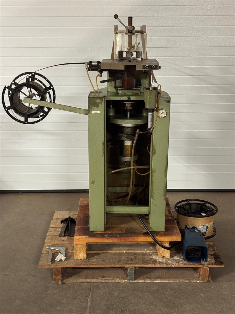 BREVETTI "AUT 82" PICTURE FRAME / FINGER JOINTING NAILER