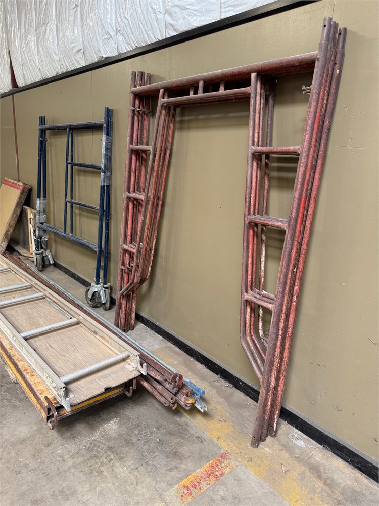 Scaffolding & 12' Ladder - as pictured