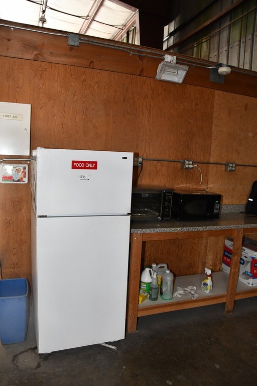 LOT OF REFRIGERATOR, MICROWAVE, AND TOASTER OVEN