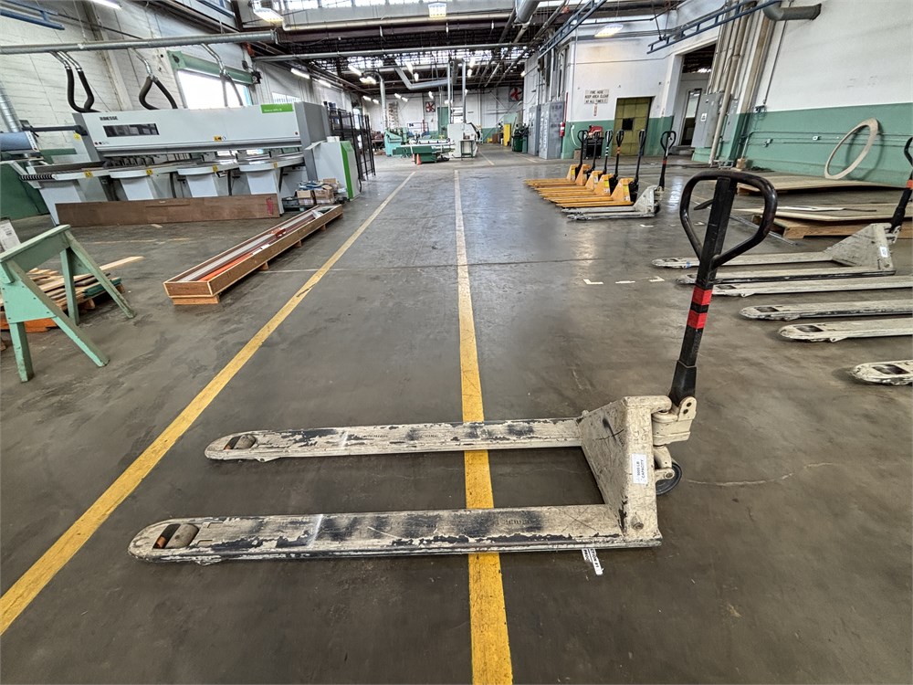 Crown 5000 Pound Pallet Jack