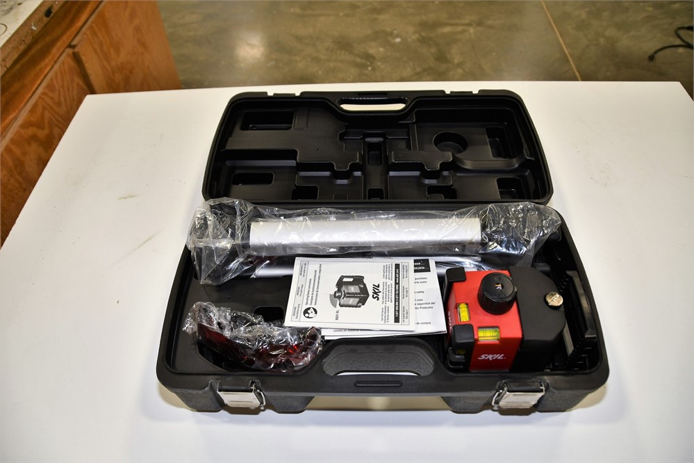 Skil "8601-RL" Laser Level Kit & Case