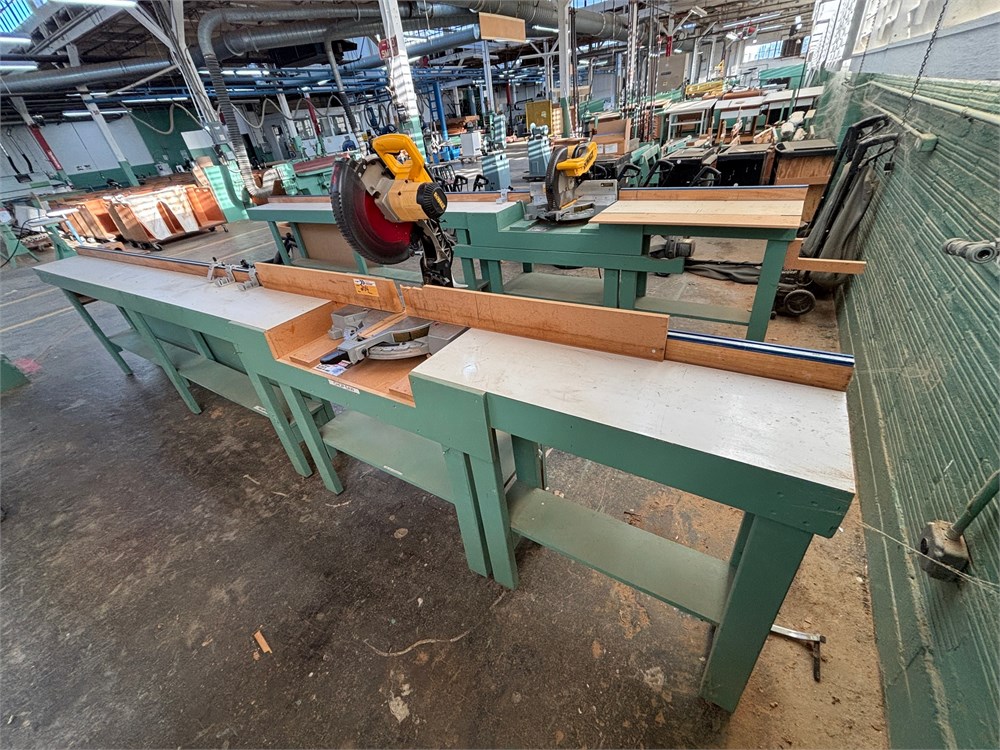 DeWALT "DW715" 12" Compound Miter with Table