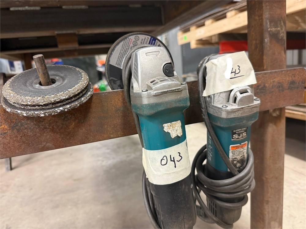 (2) Makita Grinders w/Heads