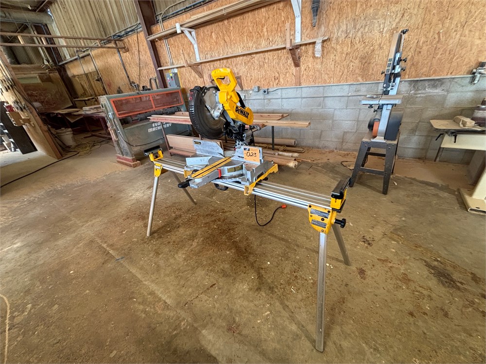 Dewalt 12" Compound Sliding Miter Saw & Stand