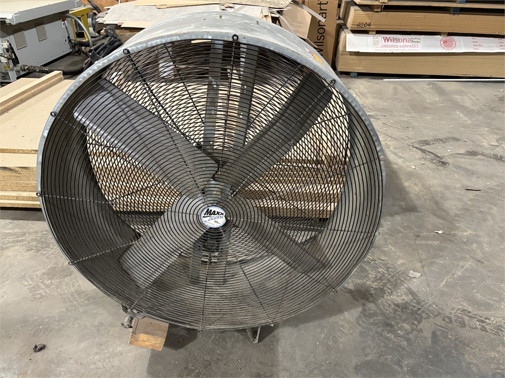 43" fan
