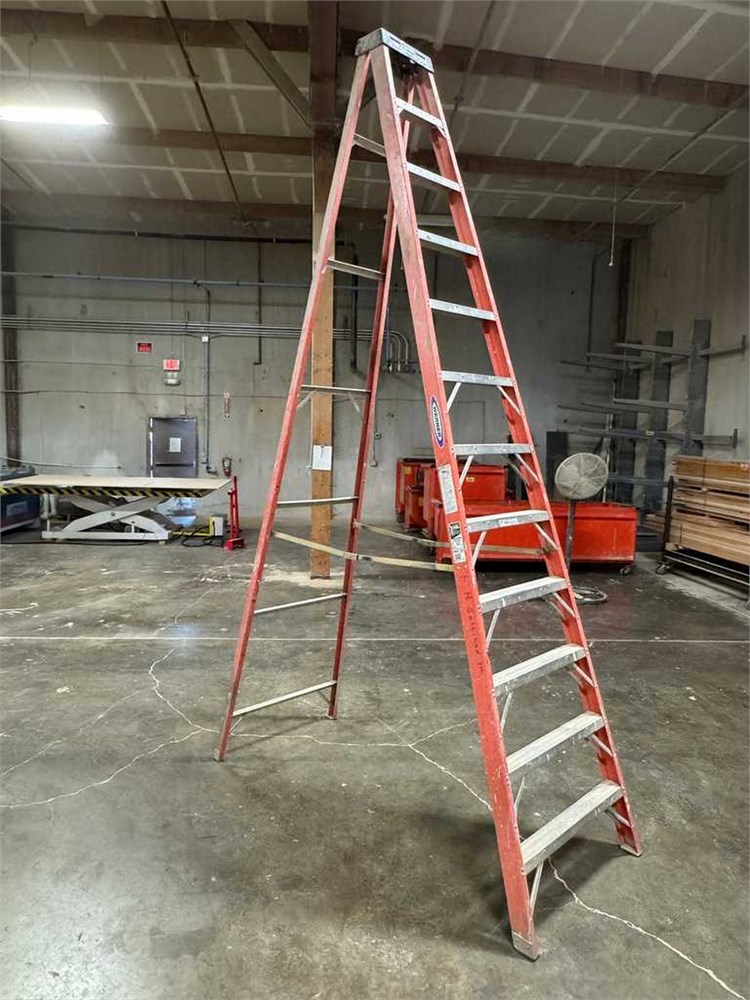 Werner 12' Fiberglass Ladder