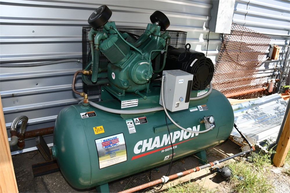 Champion "HR15F-12" Air Compressor