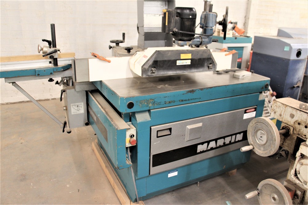 MARTIN "T26" SLIDING TABLE SHAPER WITH CO-MATIC FEEDER