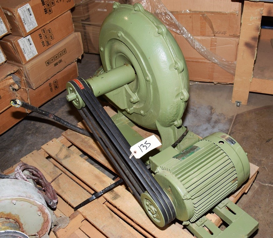 LOT# 135  DUSTCOLLECTION FAN/BLOWER * SEE PHOTO FOR DETAILS