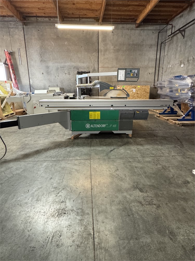 Altendorf "F45 CE" Sliding table saw. Loaded with features