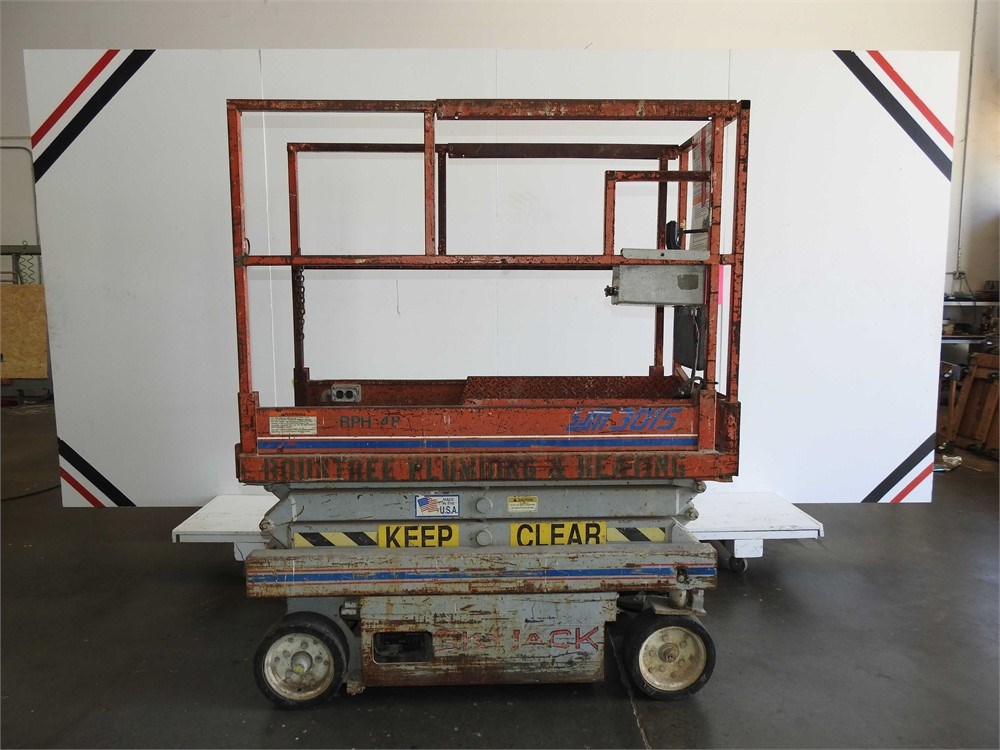 Skyjack "SJM 3015" Compact Scissor Lift