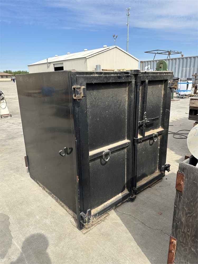 Storage Container with Dust Collection Ducting