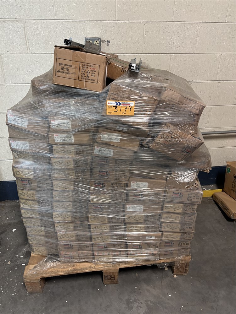 Pallet of Cabinet Hardware