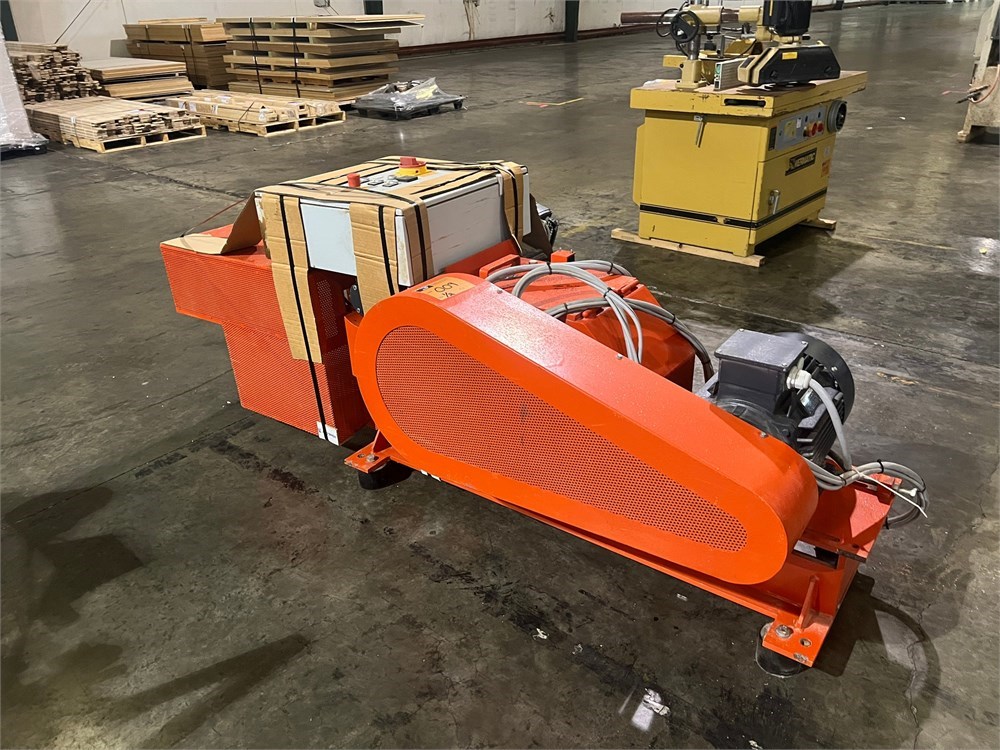 Weima "Beaver 300" Horizontal Grinder and Vibratory Conveyor