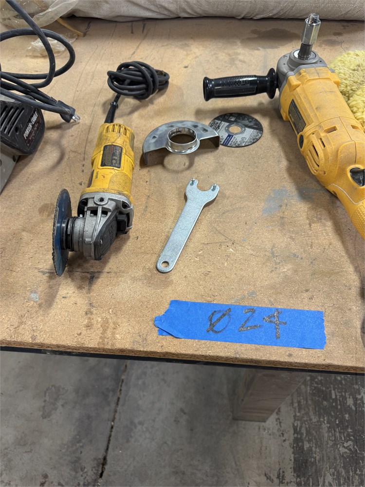 DEWALT BUFFER, GRINDER, AND PORTER CABLE BELT SANDER
