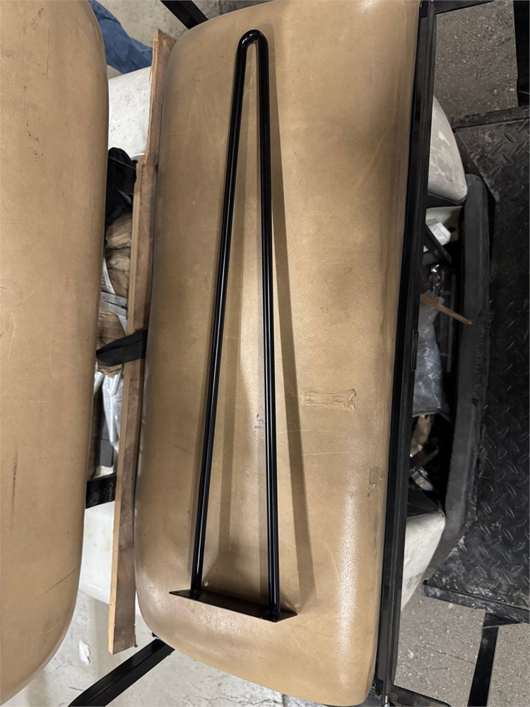 Ameriwood "A44790" Metal Leg - (2) Pallets
