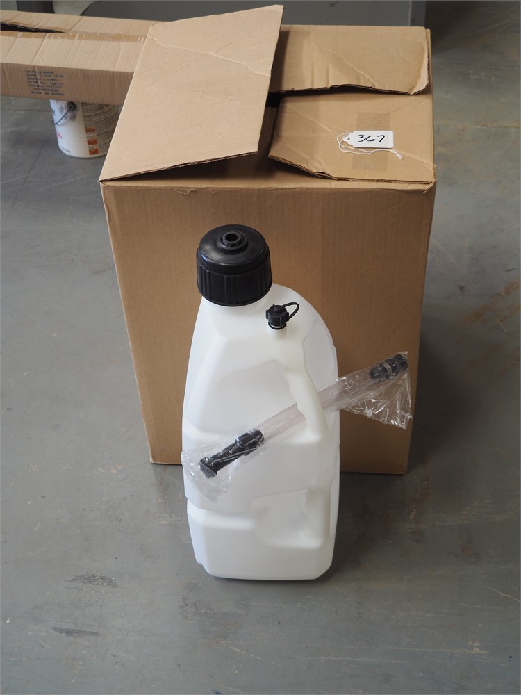 3 - 5 GAL QUICK-FILL GAS CANS WITH SPOUTS