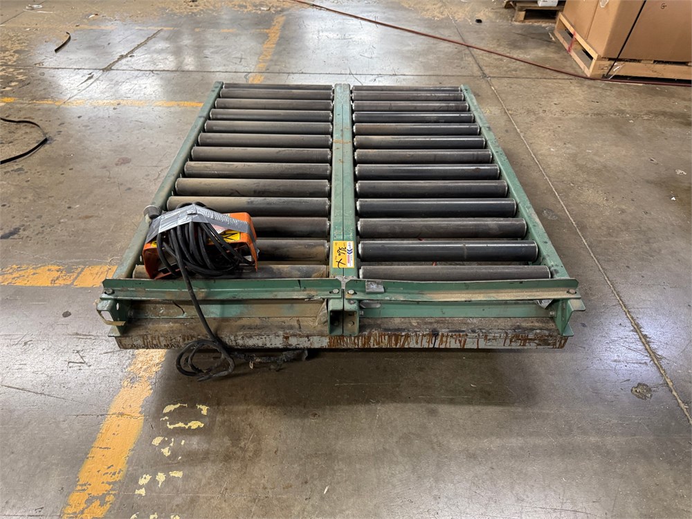 Lift Table with Conveyor