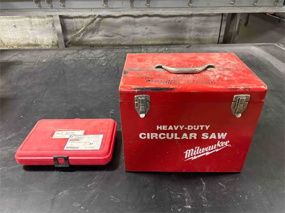 Pneudraulic Riveter & Milwaukee Circular Saw