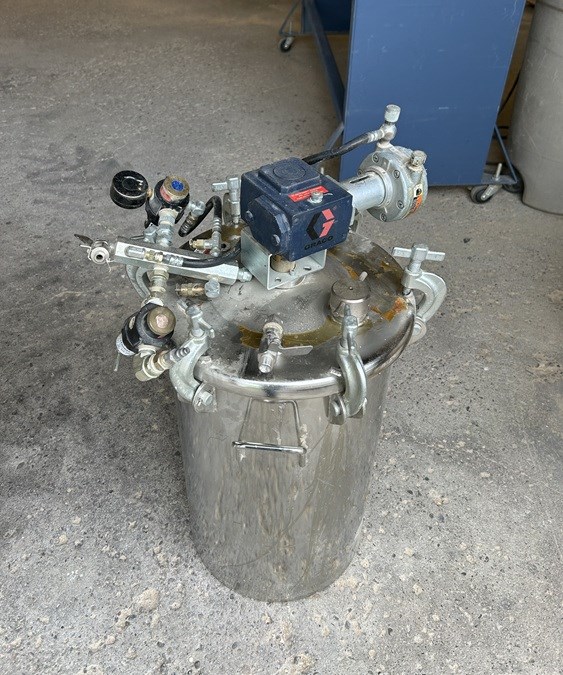 Graco "5 Gallon" Pressure Pot - Vaughan, ON