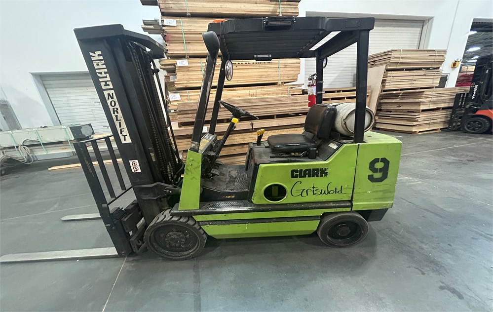 Clark "GCS25MB" Forklift - LPG