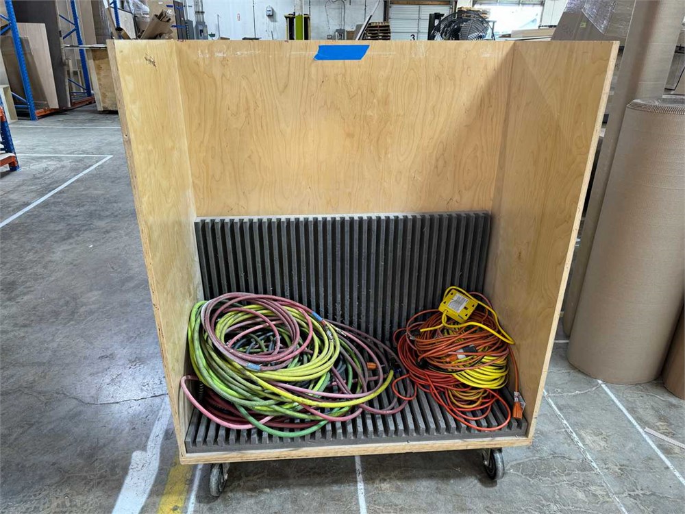 Air Lines and Power Cords with Cart