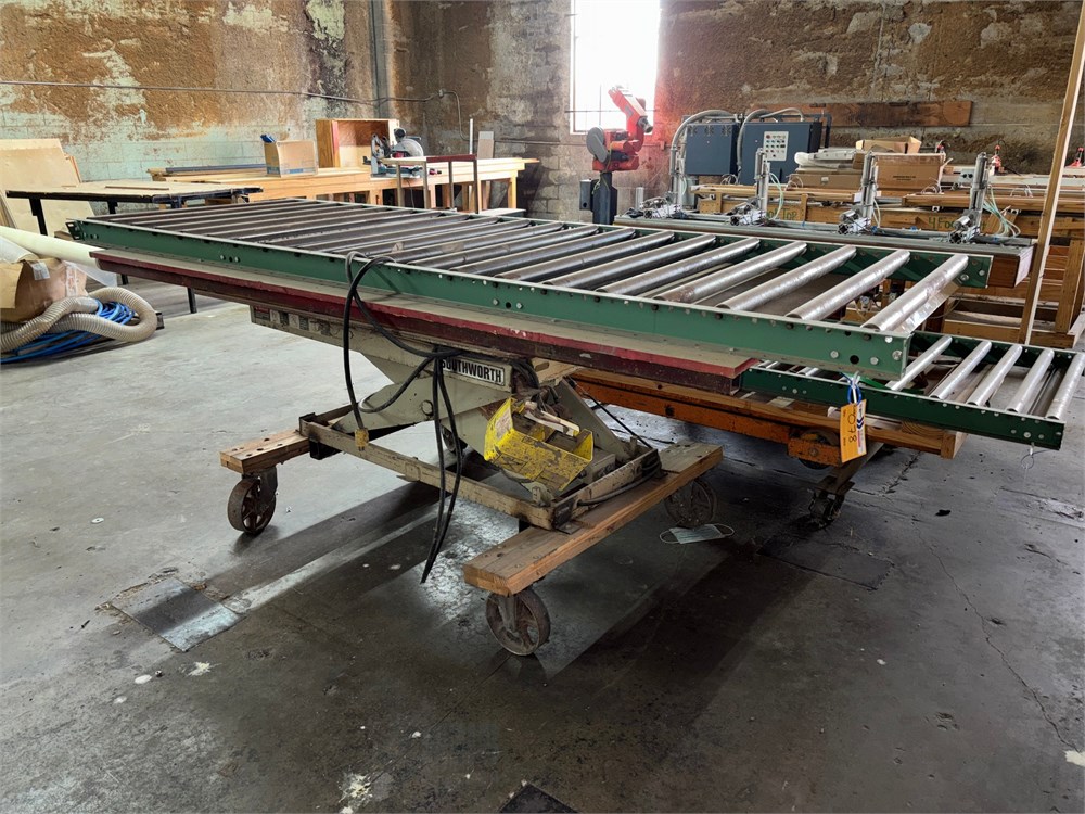 Southworth"LS2-36" Lift Table Conveyor that Swivels