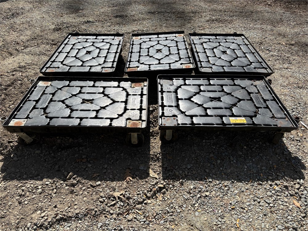 Lot of Carts (Qty 5) as pictured