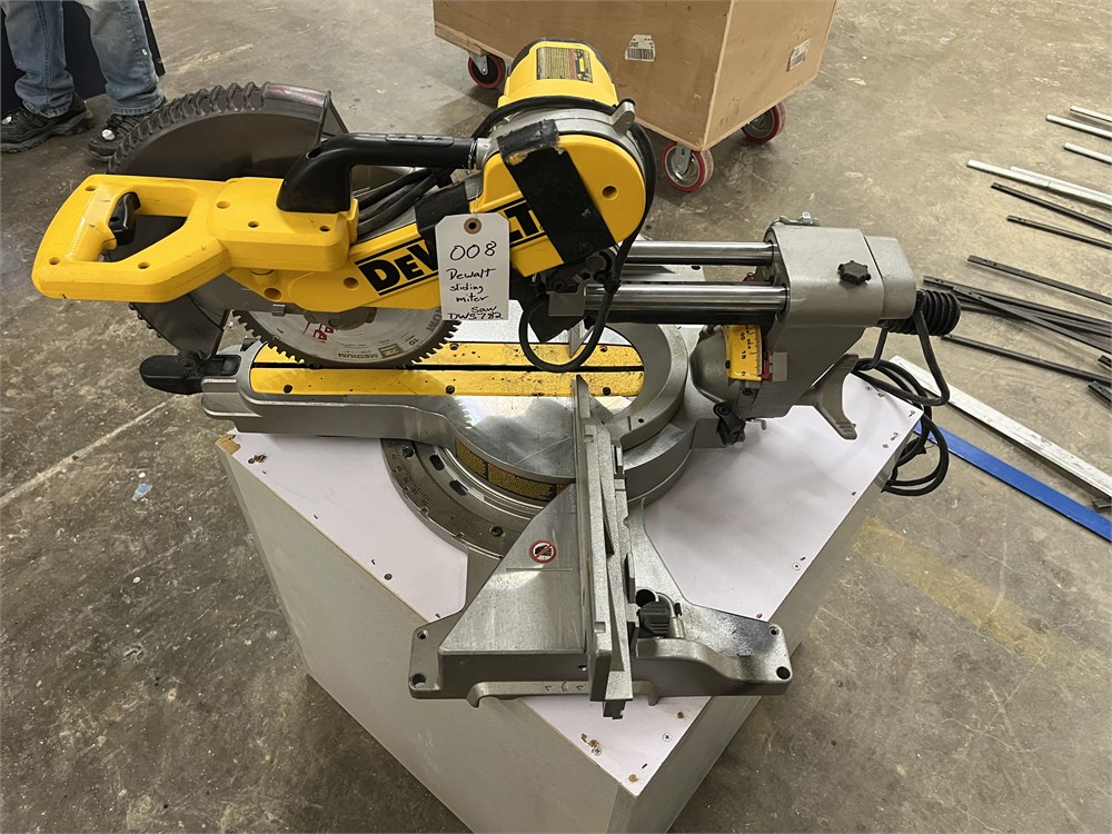 DeWalt "DW782"  Dual-Bevel Sliding Compound Miter Saw With Stand