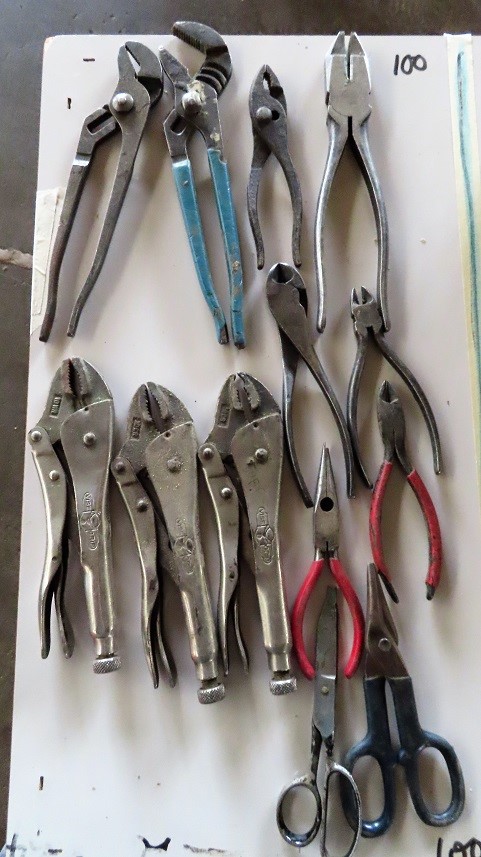 LOT# 100  LOT OF PLIERS  * AS SEEN IN PHOTOS