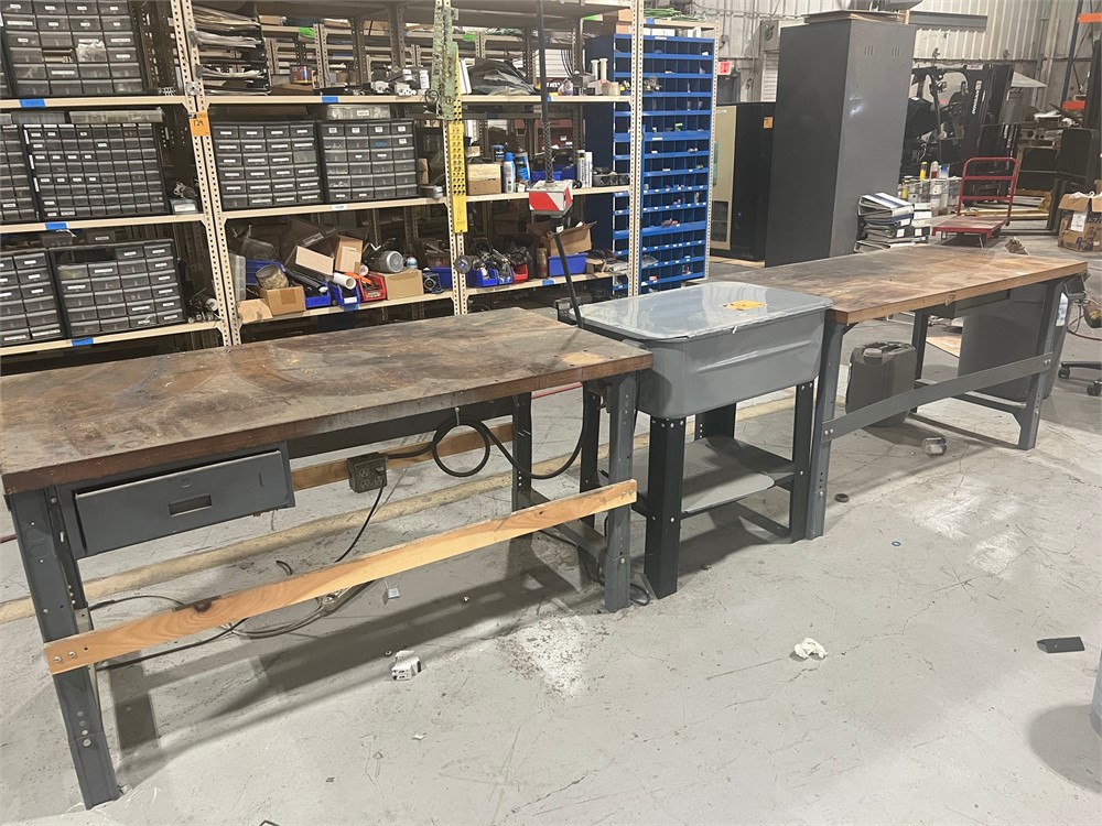 Workbenches & parts washer