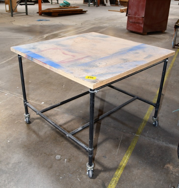 Rolling Table - 48" x 48" x 36"