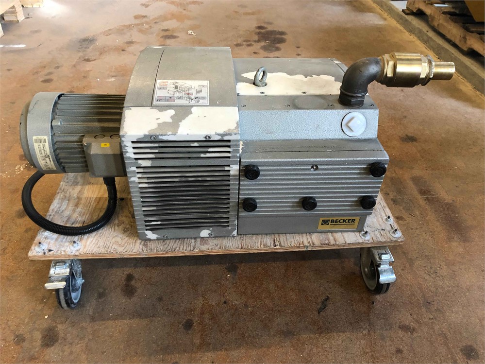 Becker "KVT-3.100" Vacuum Pump
