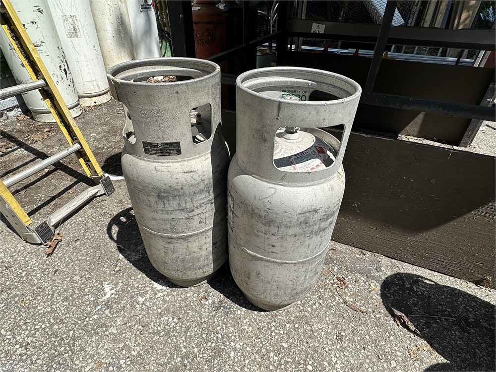 Forklift Propane Tanks - lot of 2 - Mississauga, ON