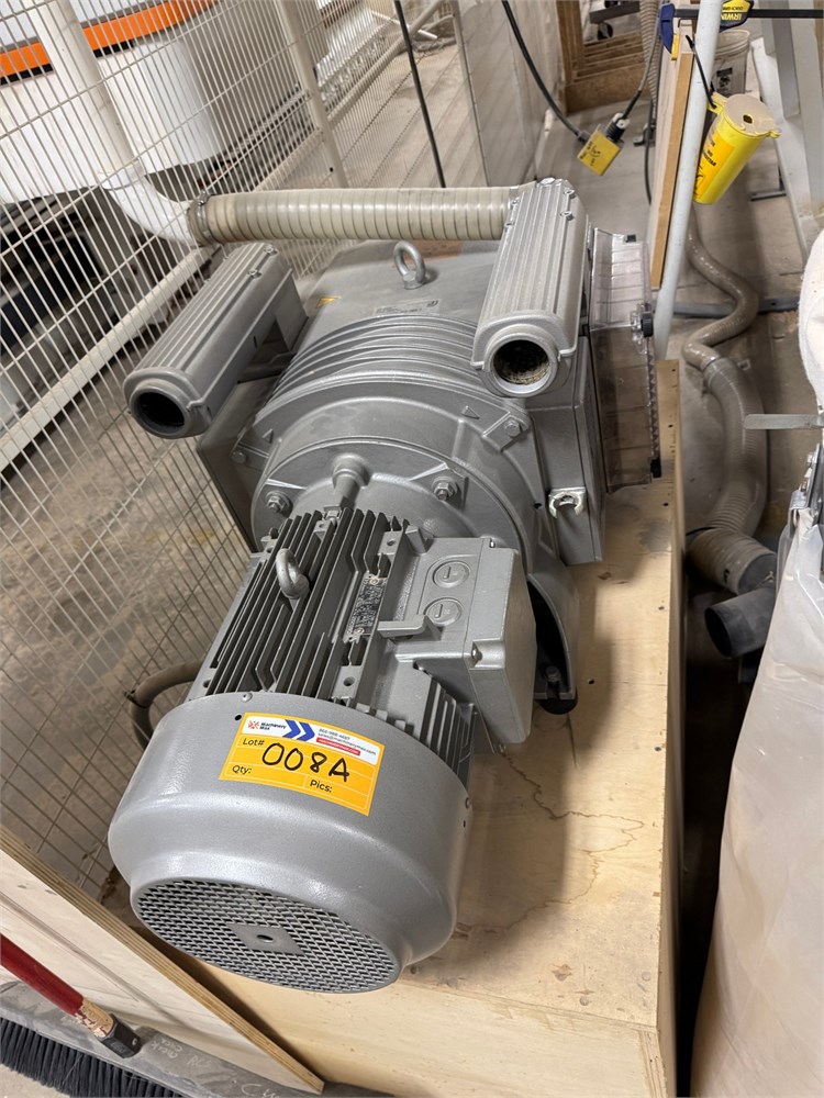 Beck "VTLF 2.250/0" Rotary Vane Vacuum Pump