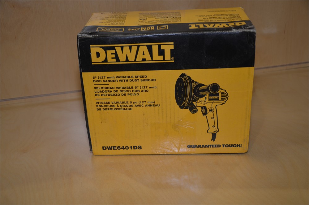DeWalt 5" disc sander - new in box
