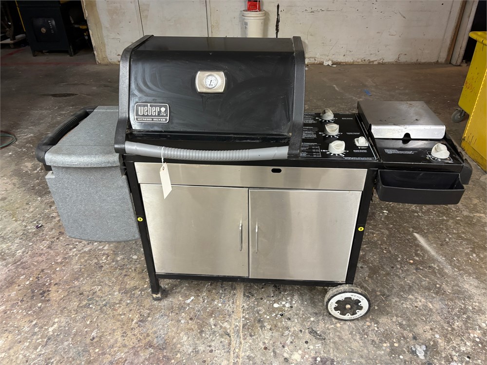 Weber Grill as pictured