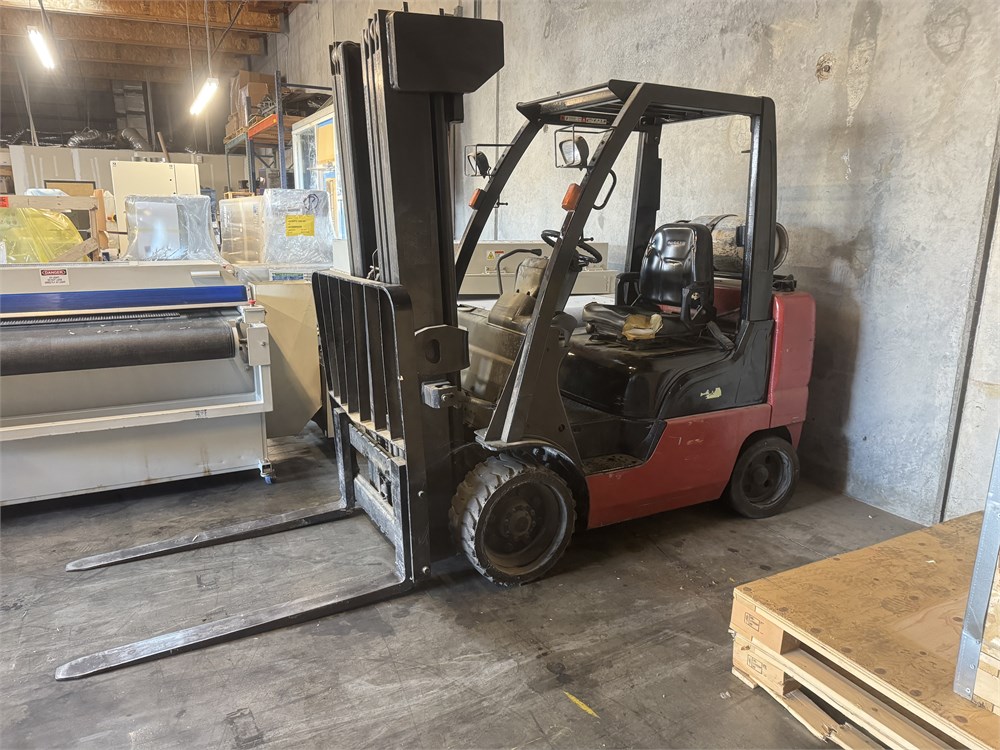 Nissan "MCUGL02F30LV" Forklift