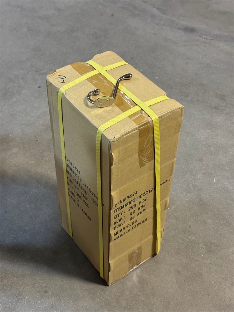 (250) Large Nickle Hooks