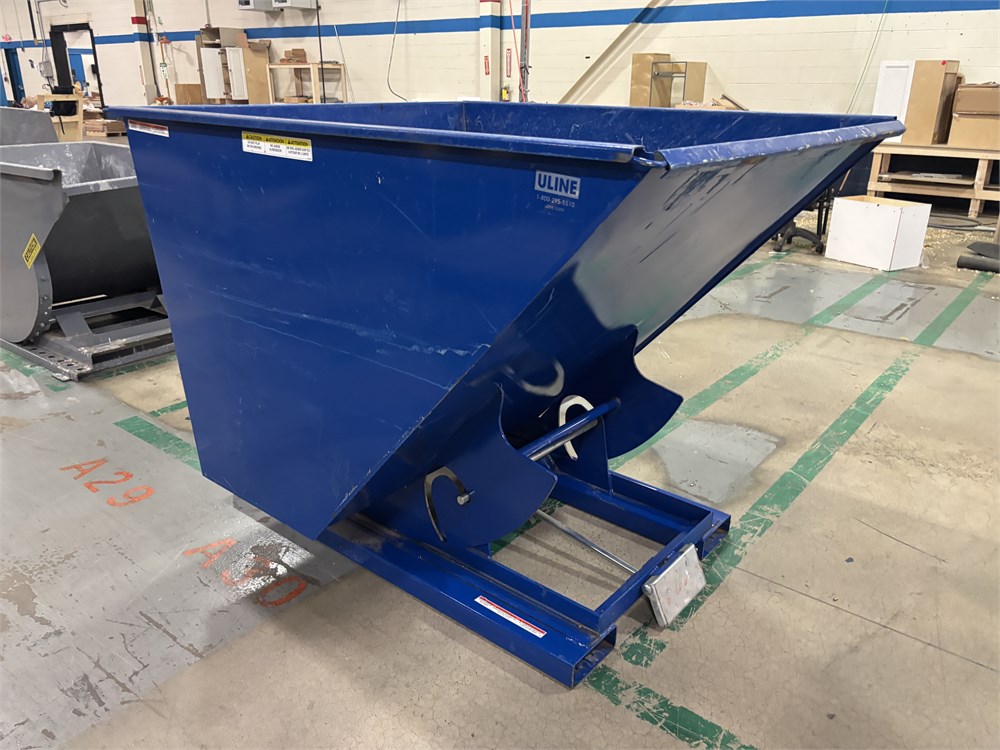 Self-Dumping Hopper
