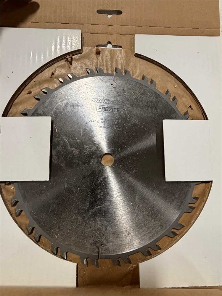 Lot of Saw Blades