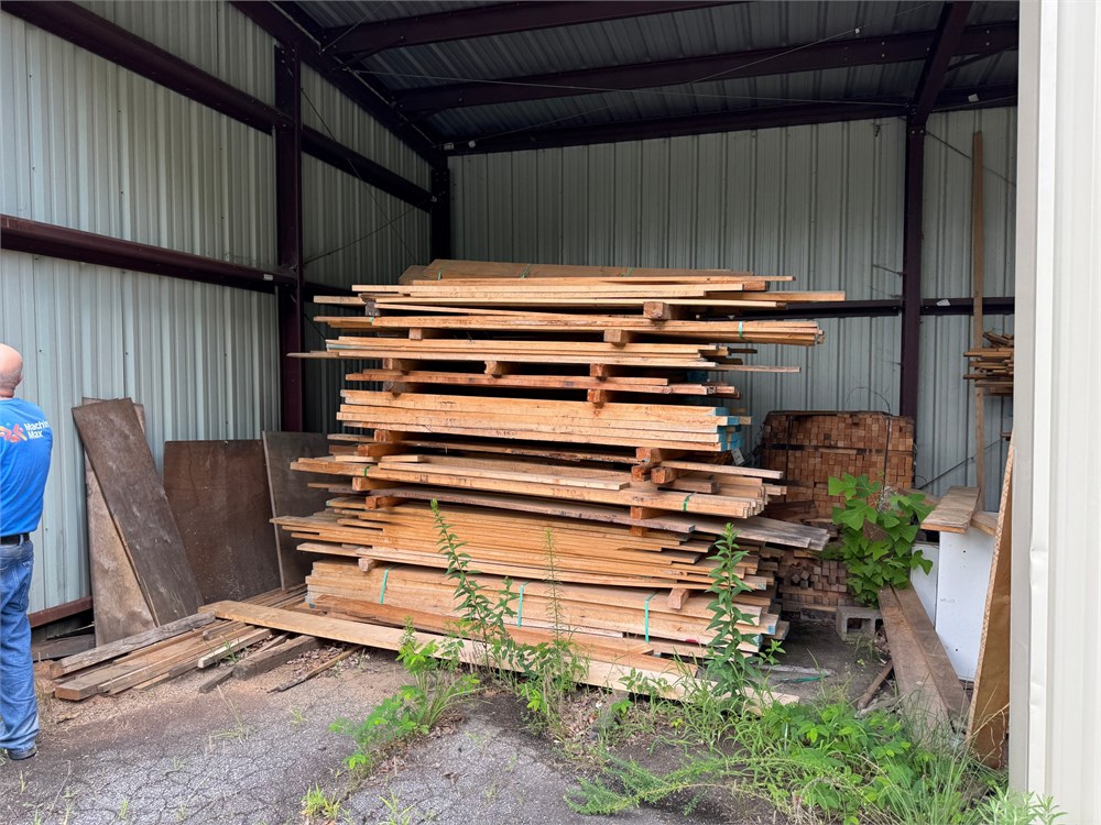 Various Size Lumber as pictured